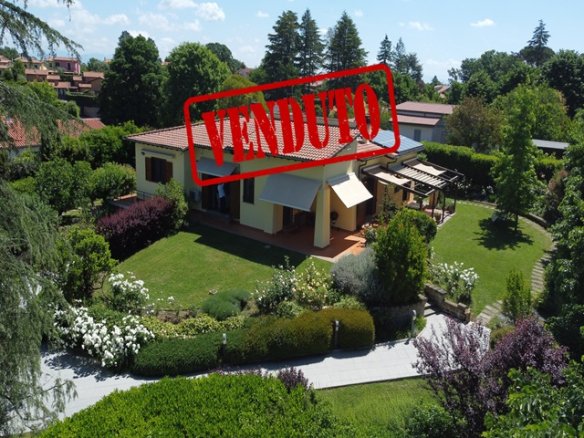 NEPI COLLE FARNESE   Villa unifamiliare di 190mq con giardino 340.000 Euro